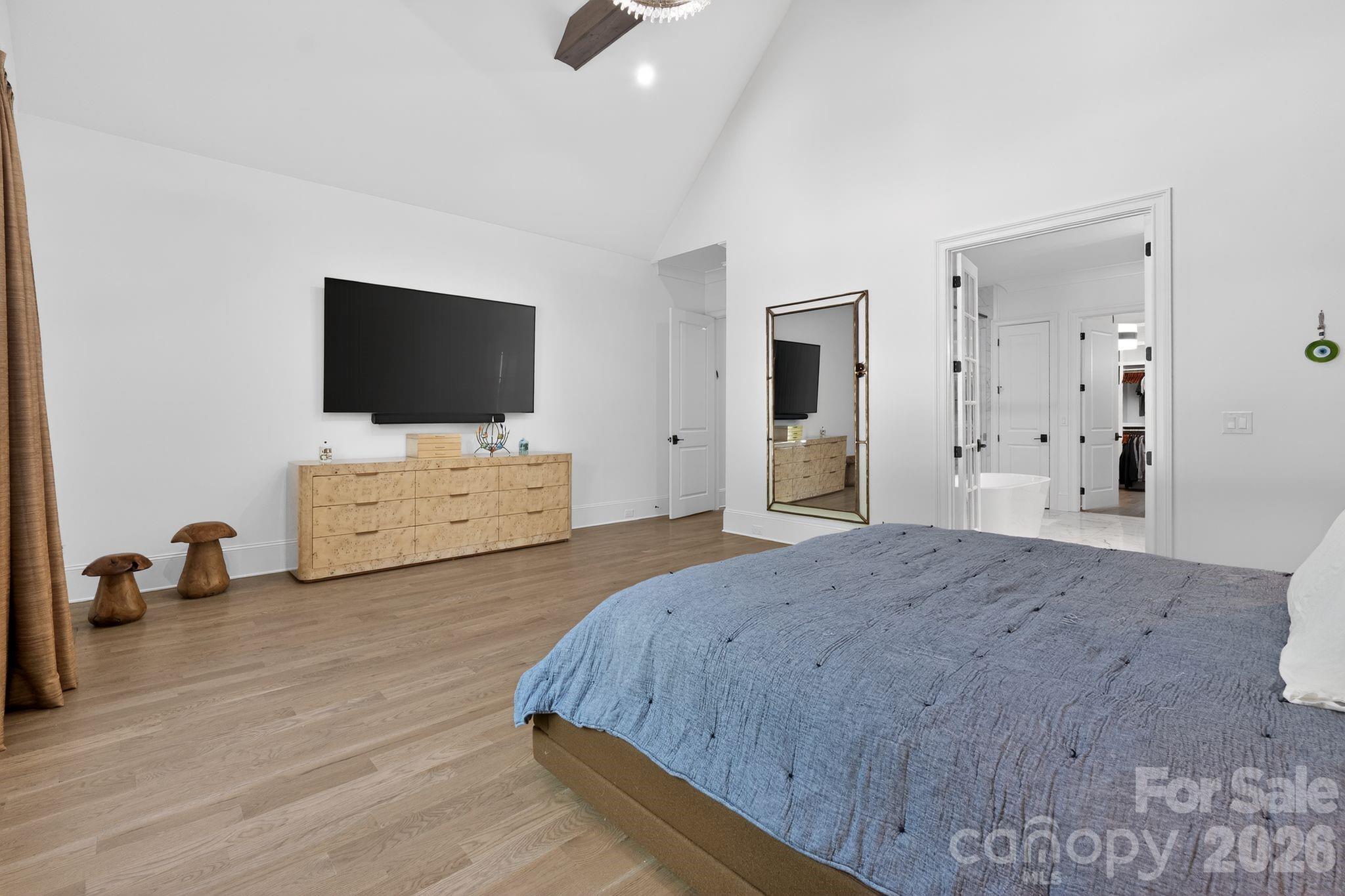 Mia Manor - Residential