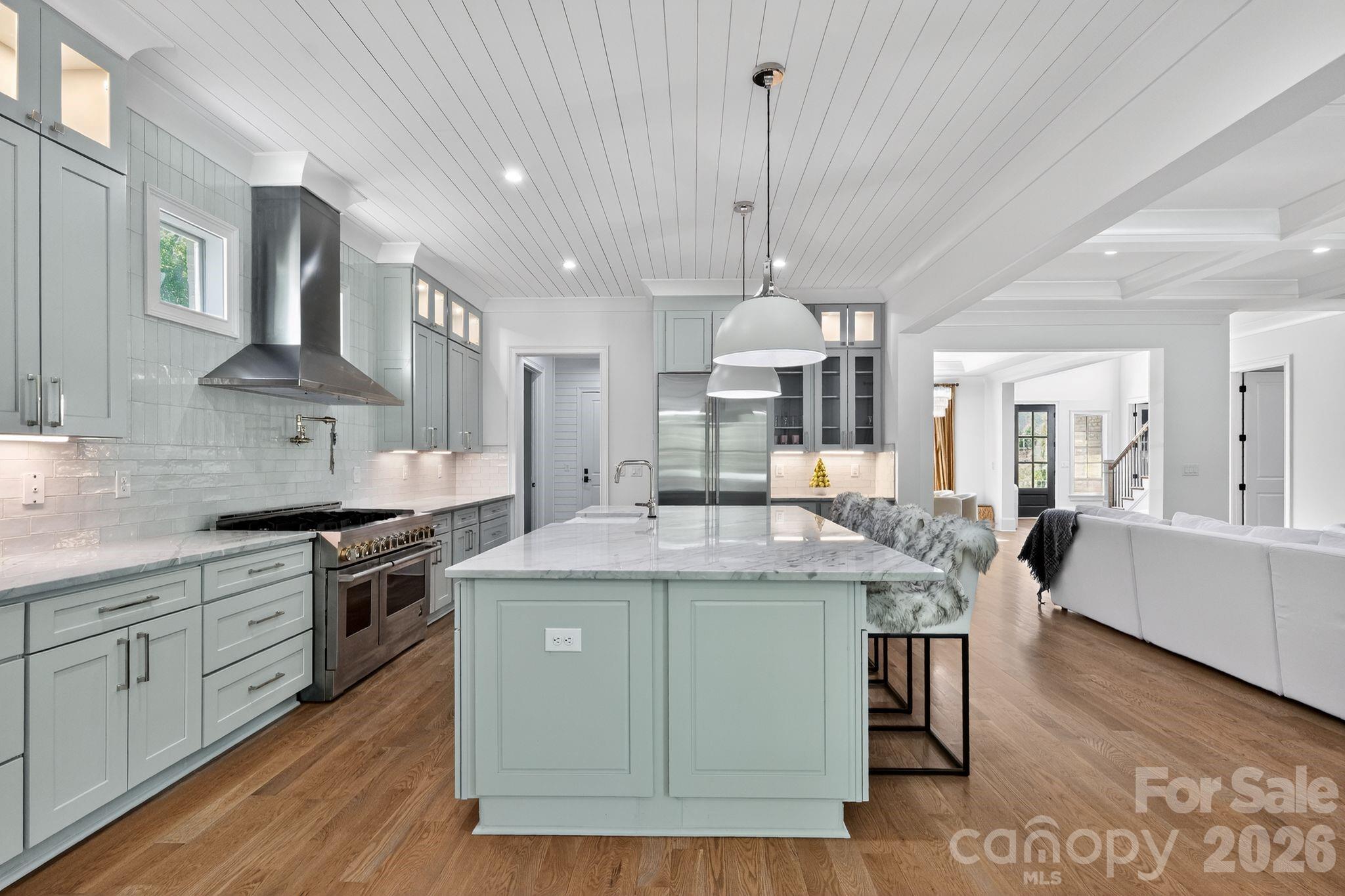 Mia Manor - Residential