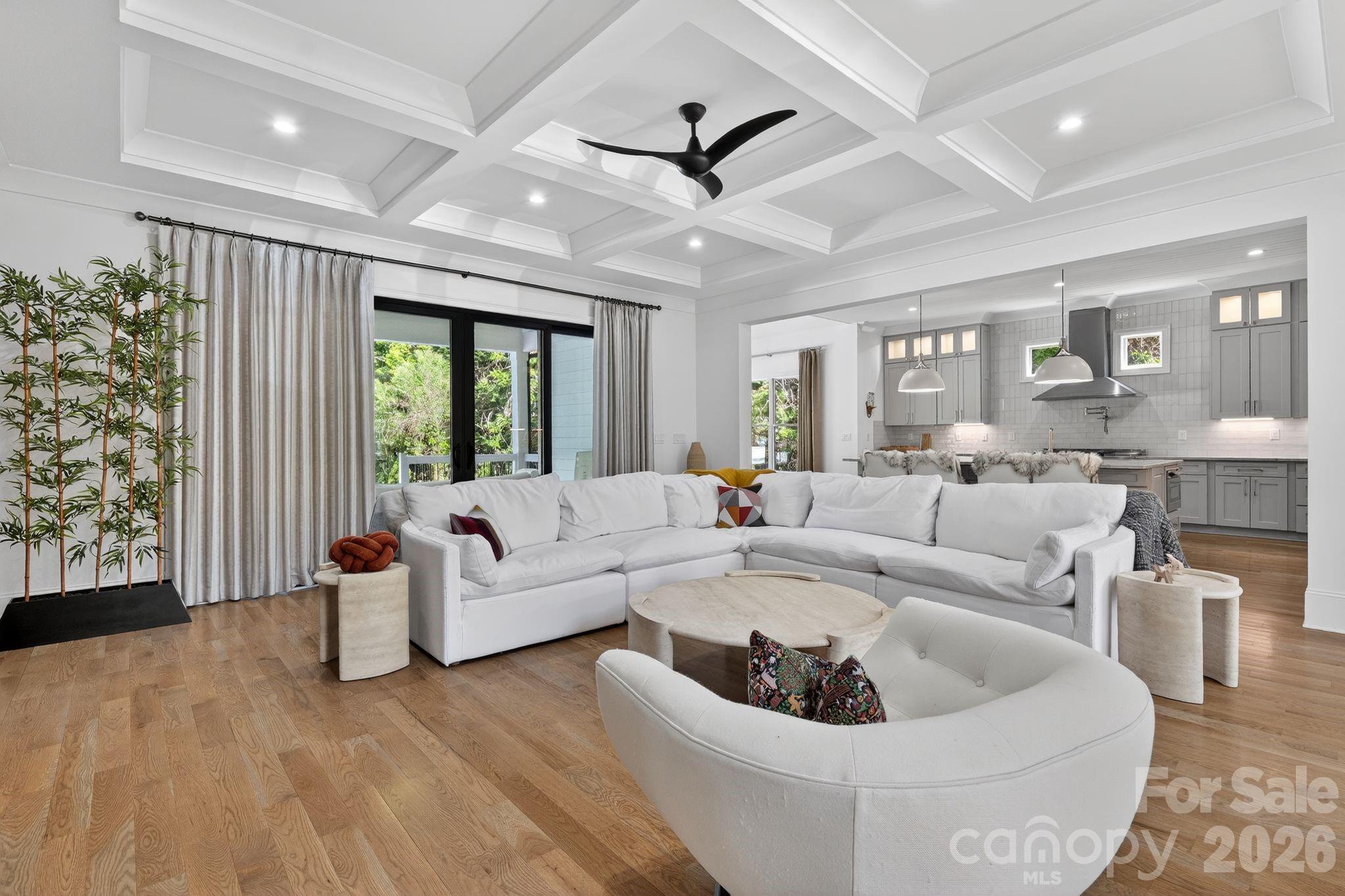 Mia Manor - Residential