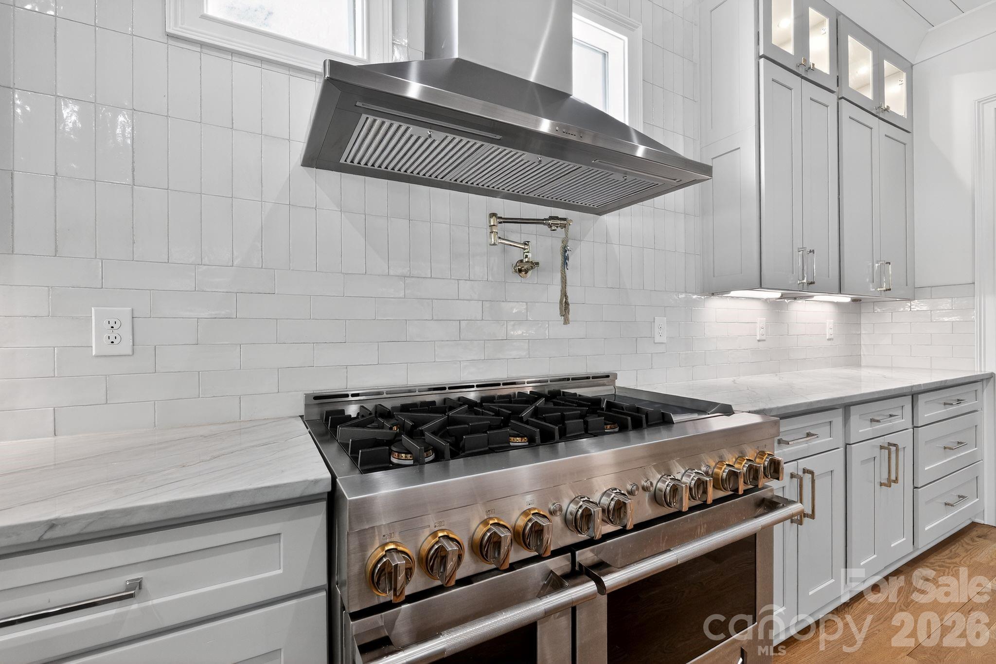 Mia Manor - Residential