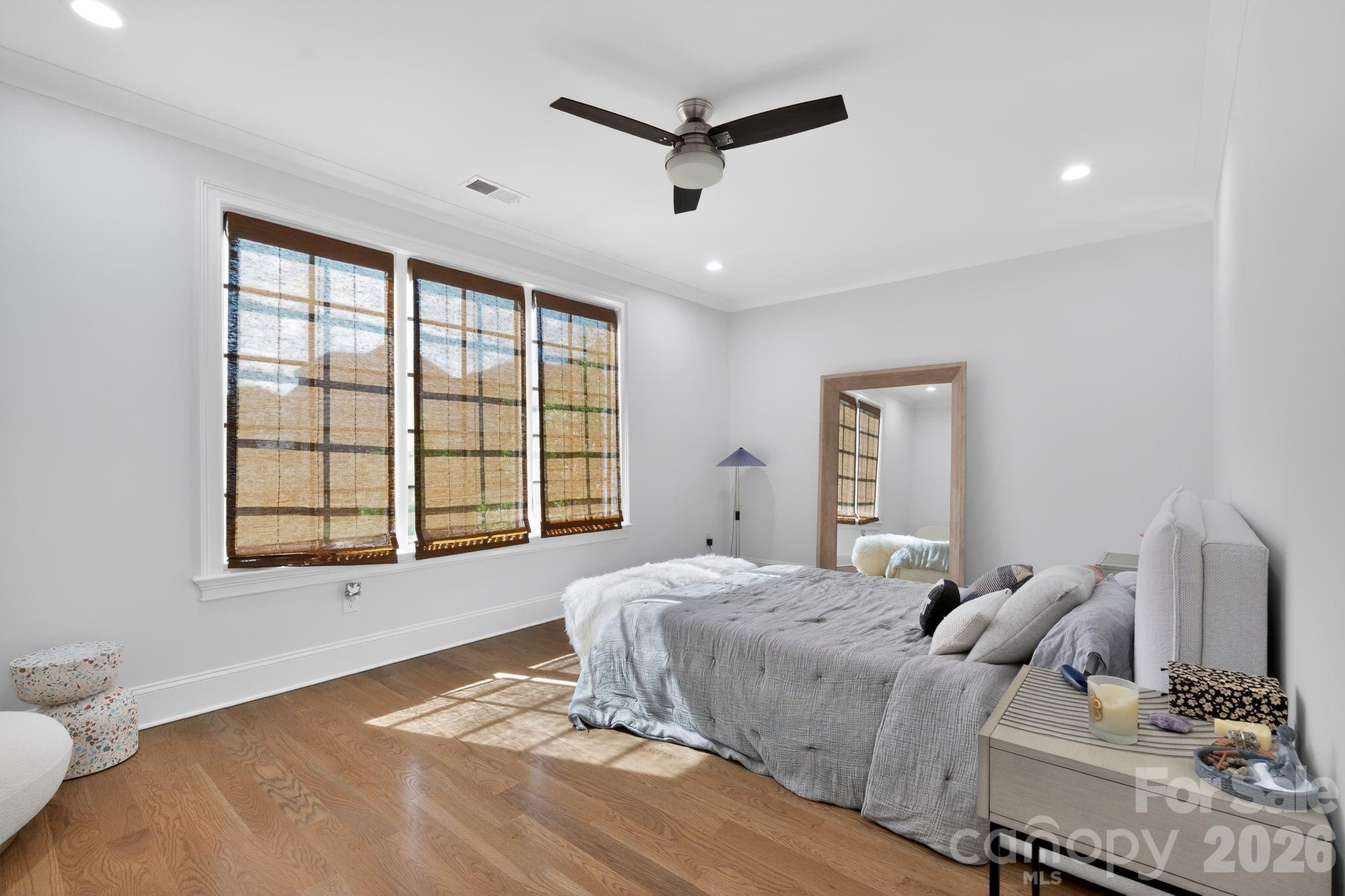 Mia Manor - Residential