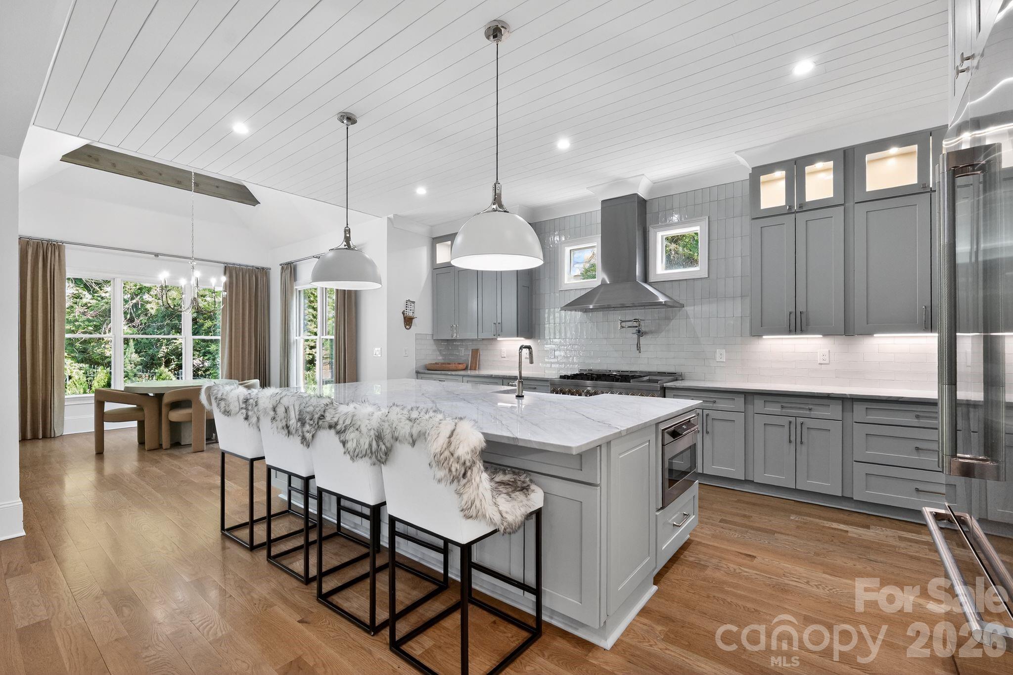 Mia Manor - Residential