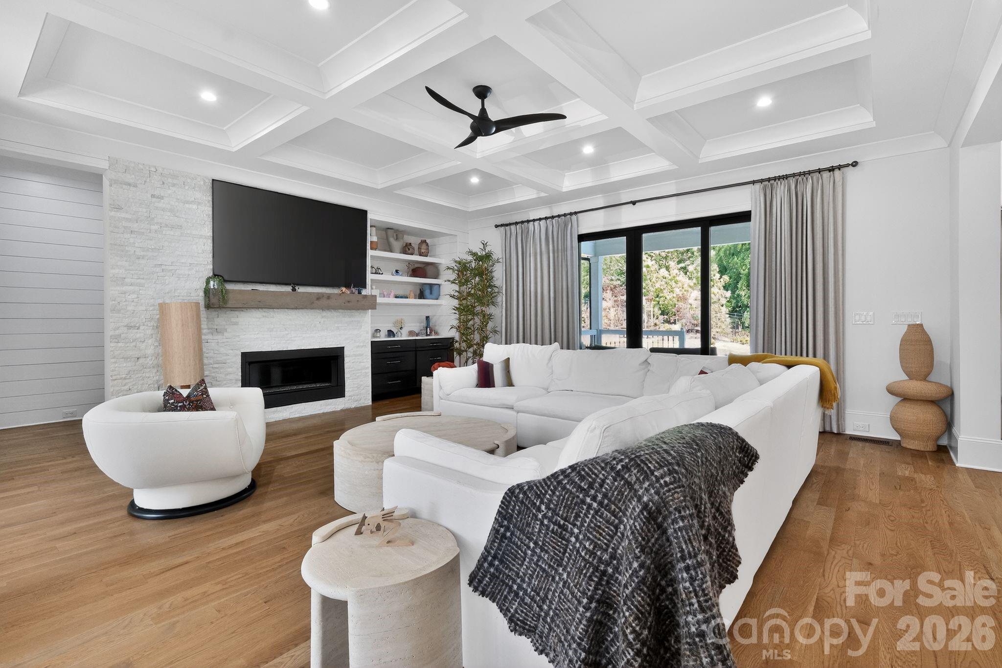 Mia Manor - Residential