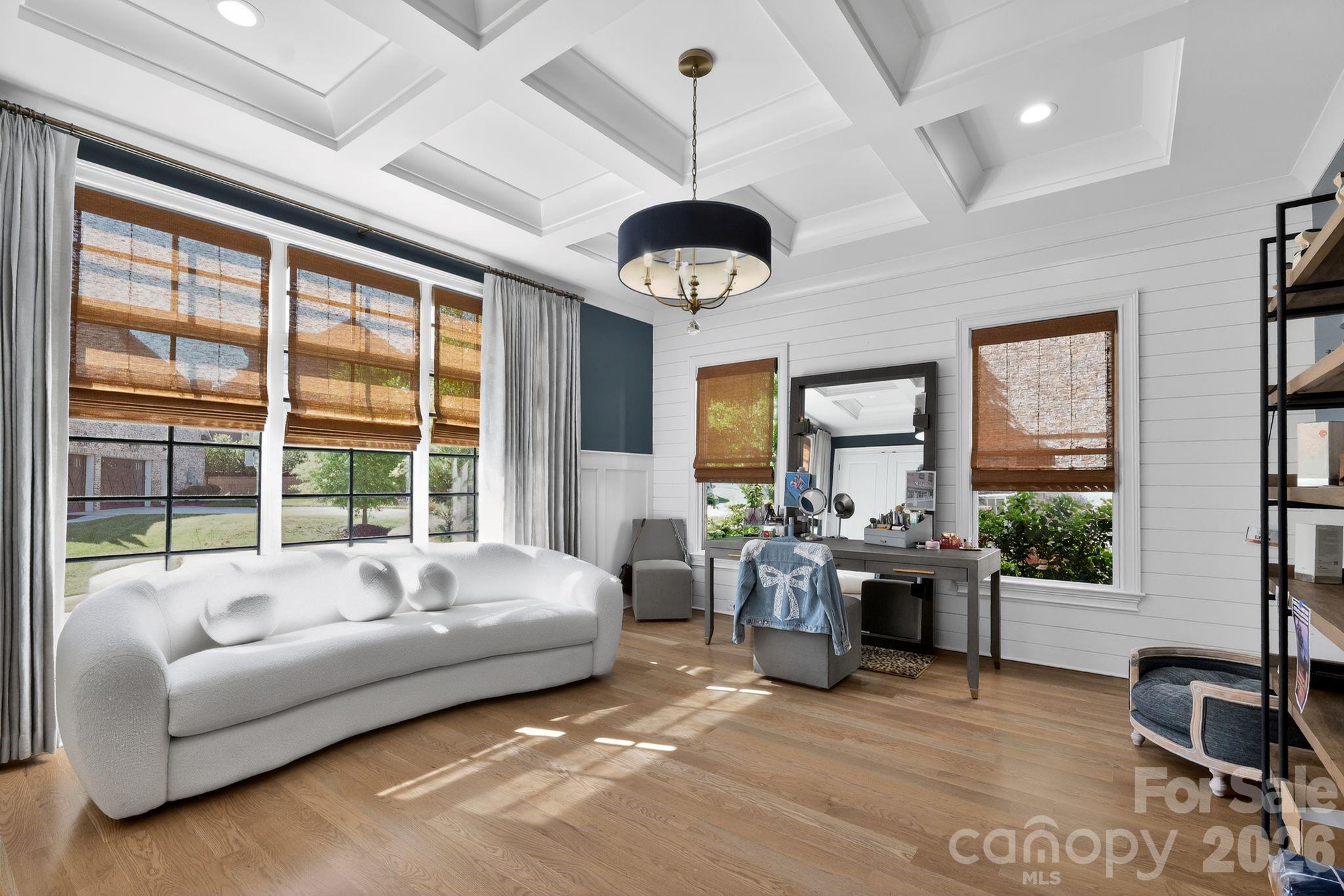 Mia Manor - Residential