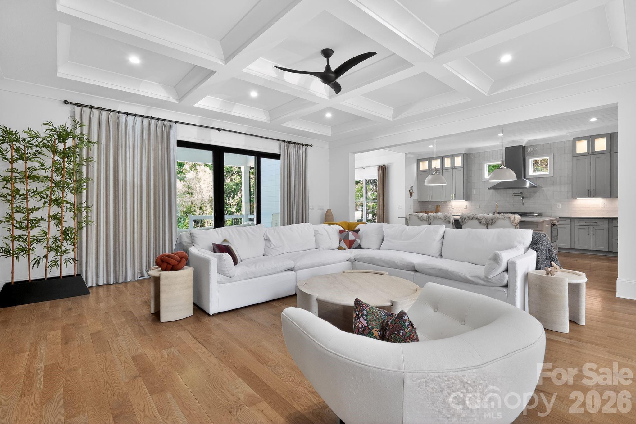 Mia Manor - Residential