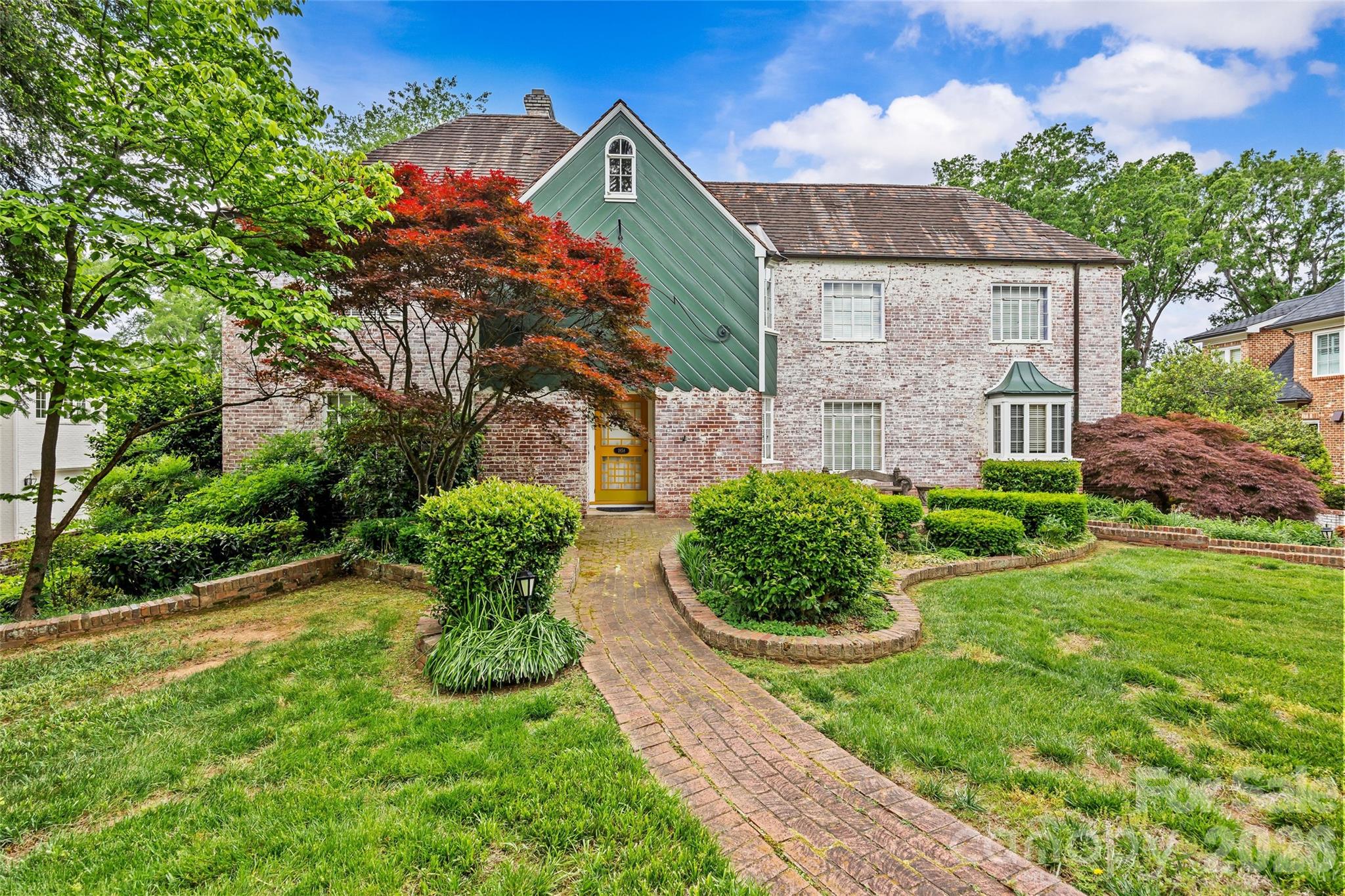1858 Queens Road W