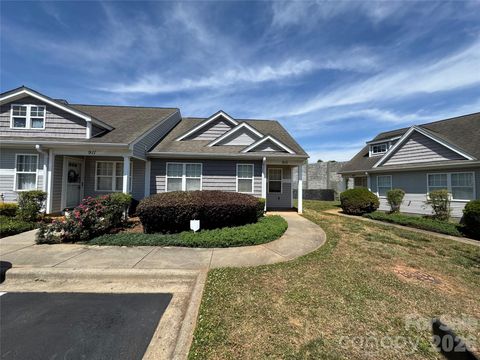 Photo of 915 Barracuda Avenue, Statesville, NC 28677 (MLS # 4383682)