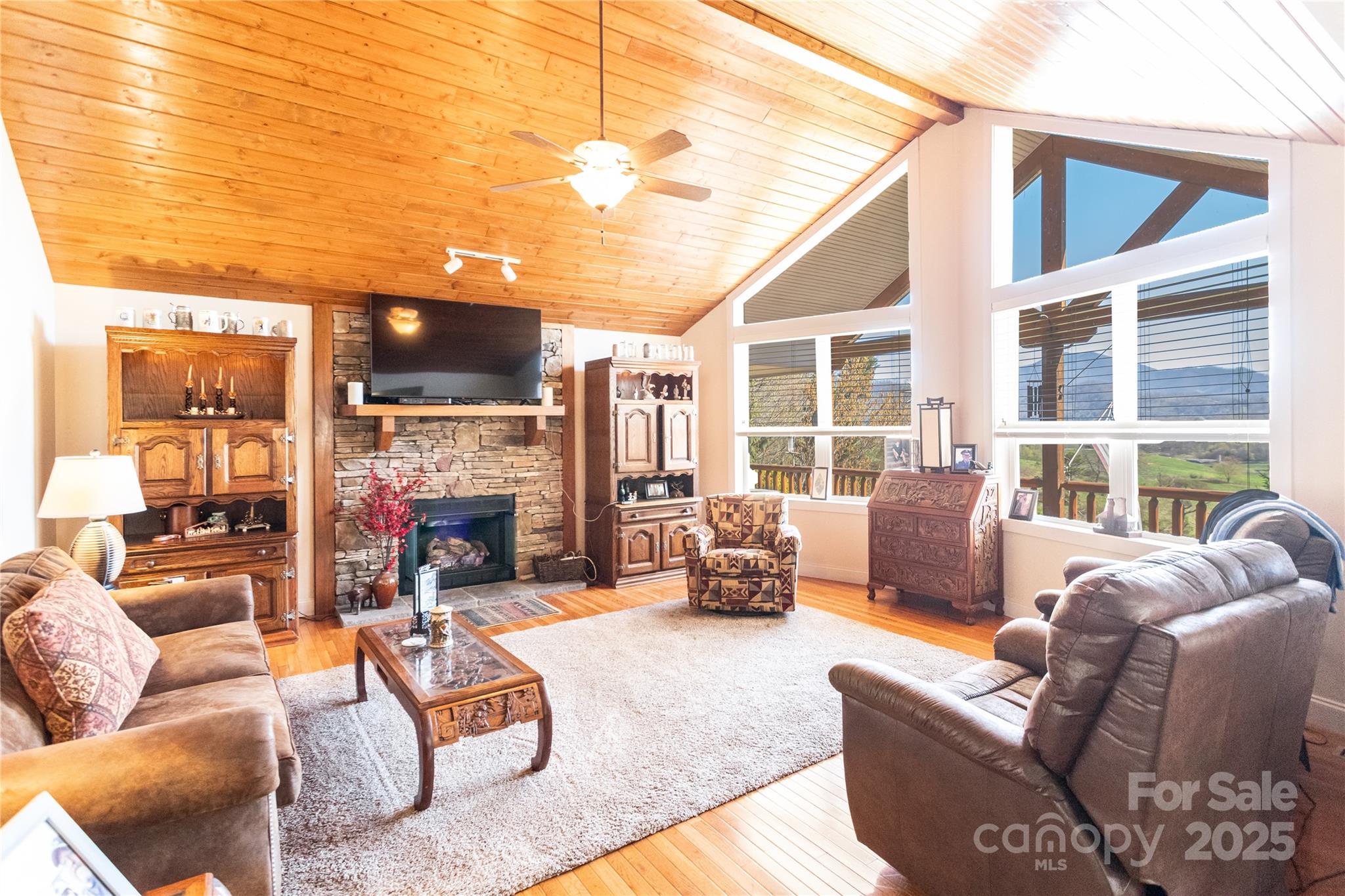 311 Coyote Hollow Road