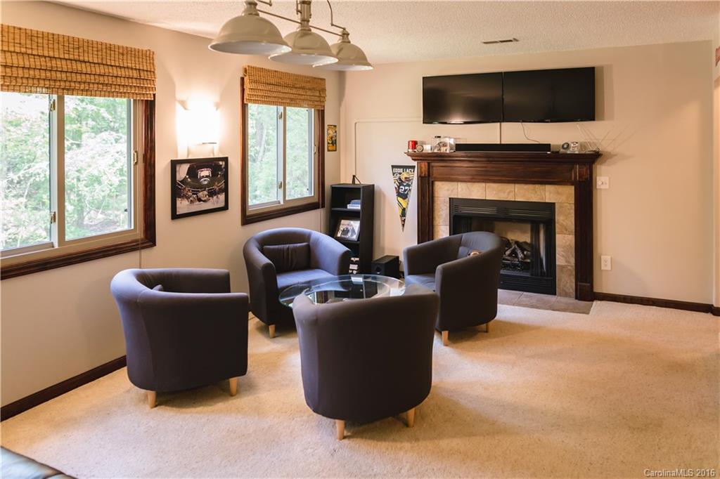 Tega Cay - Residential