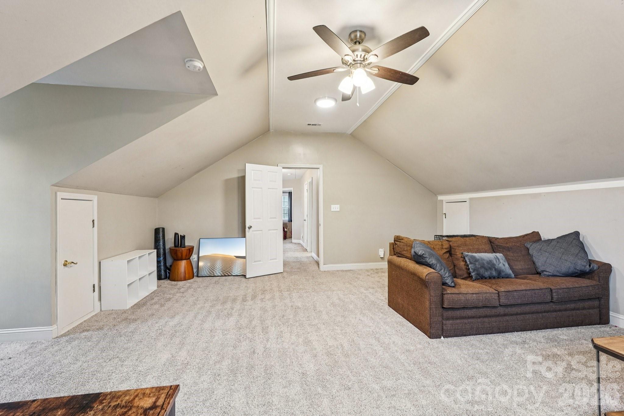 Hunters Pointe - Residential