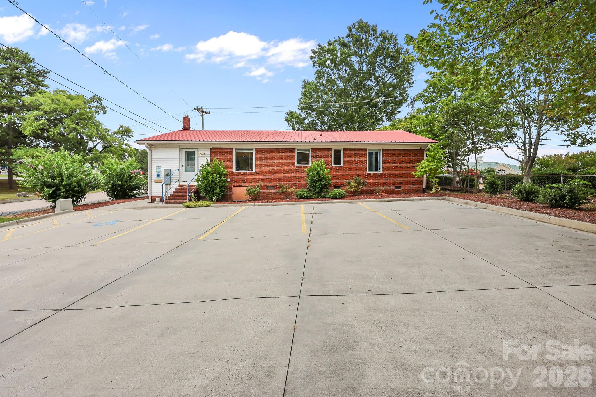 2960 Dale Earnhardt Boulevard