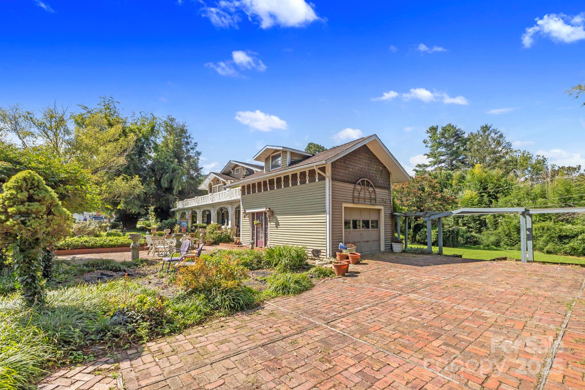 317 Courtland Boulevard