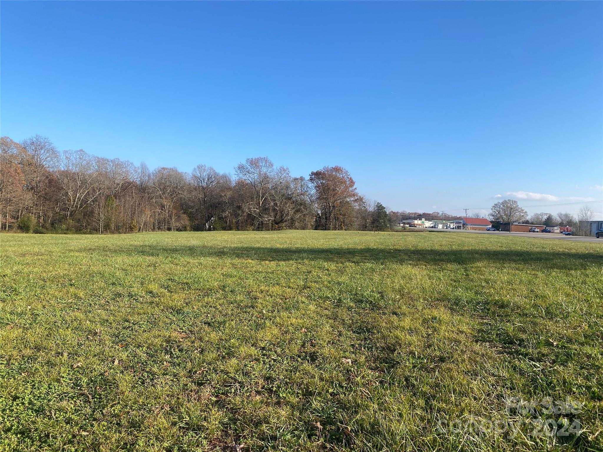 13 ac W Memorial Highway