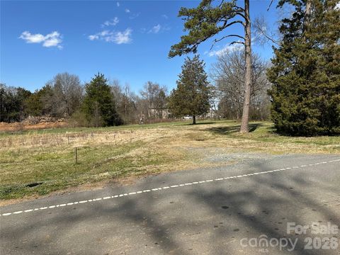 Photo of 2110 Mingus Cabin Lane, Charlotte, NC 28214 (MLS # 4372478)