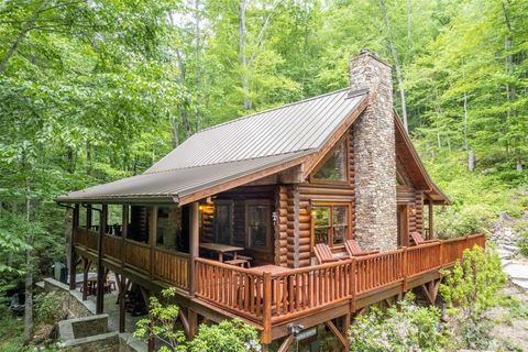 A home in Tuckasegee