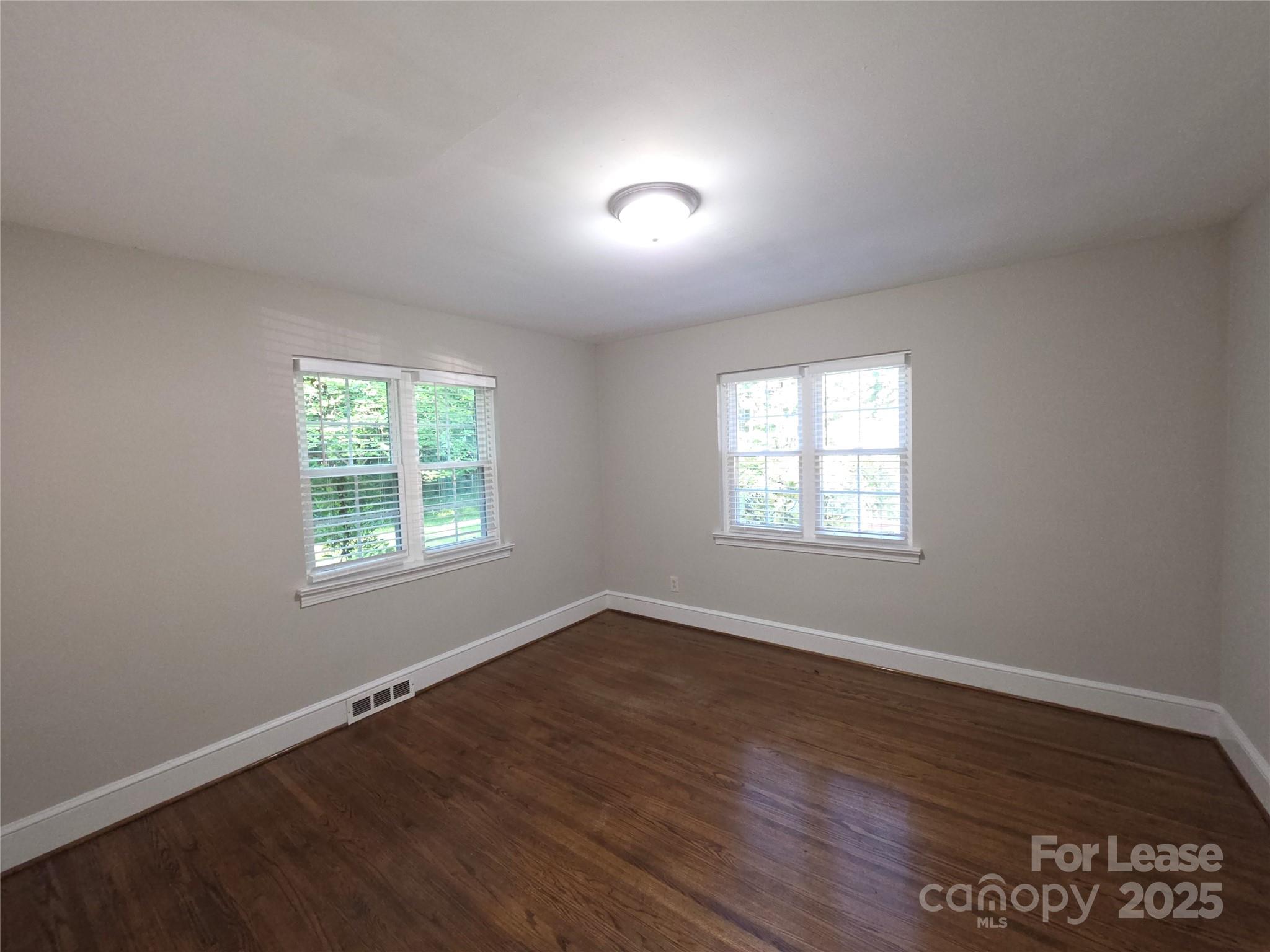 Medford Acres - Residential Lease