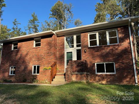 55 Stradwood Place Asheville NC 28804