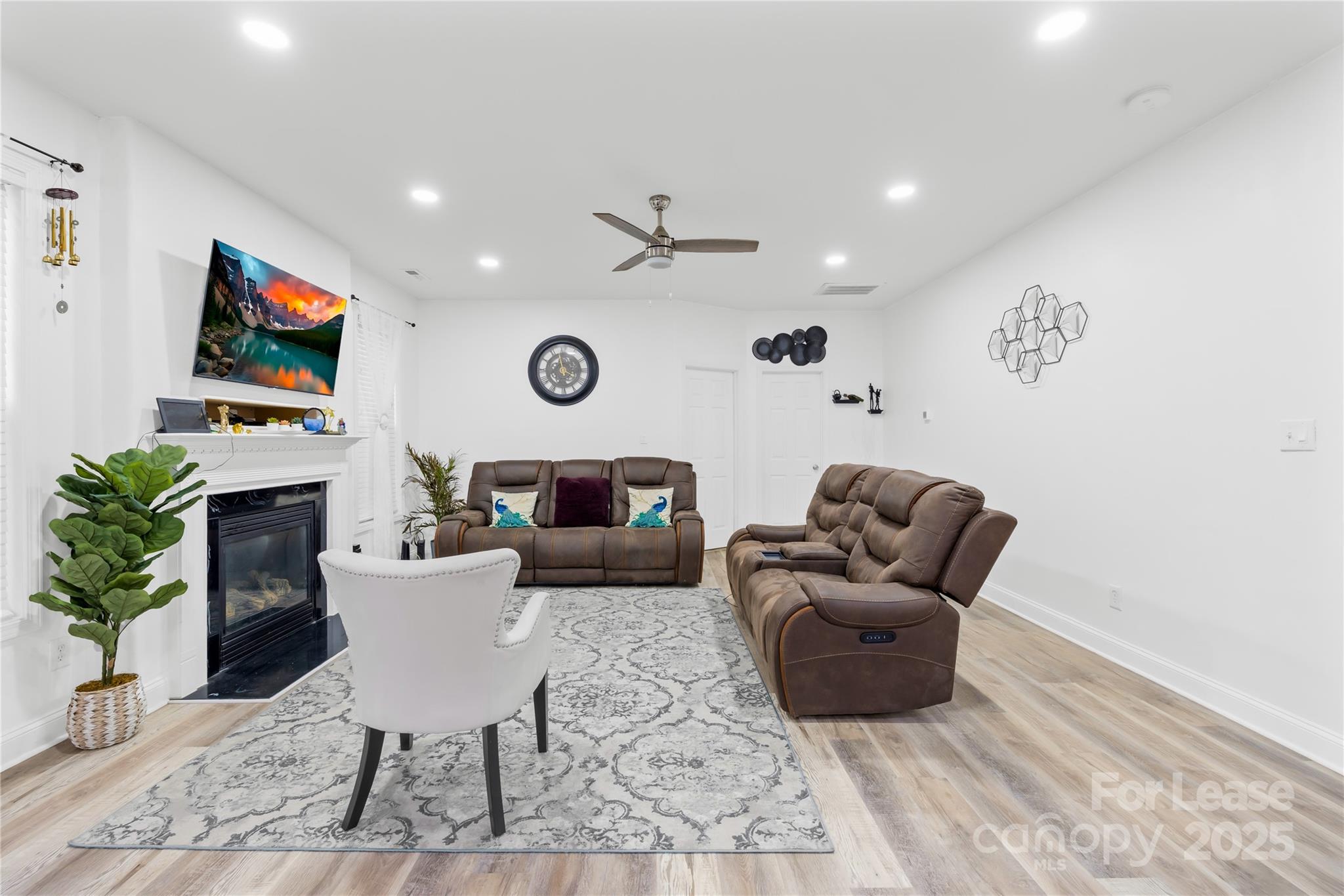 Highland Creek - Residential Lease