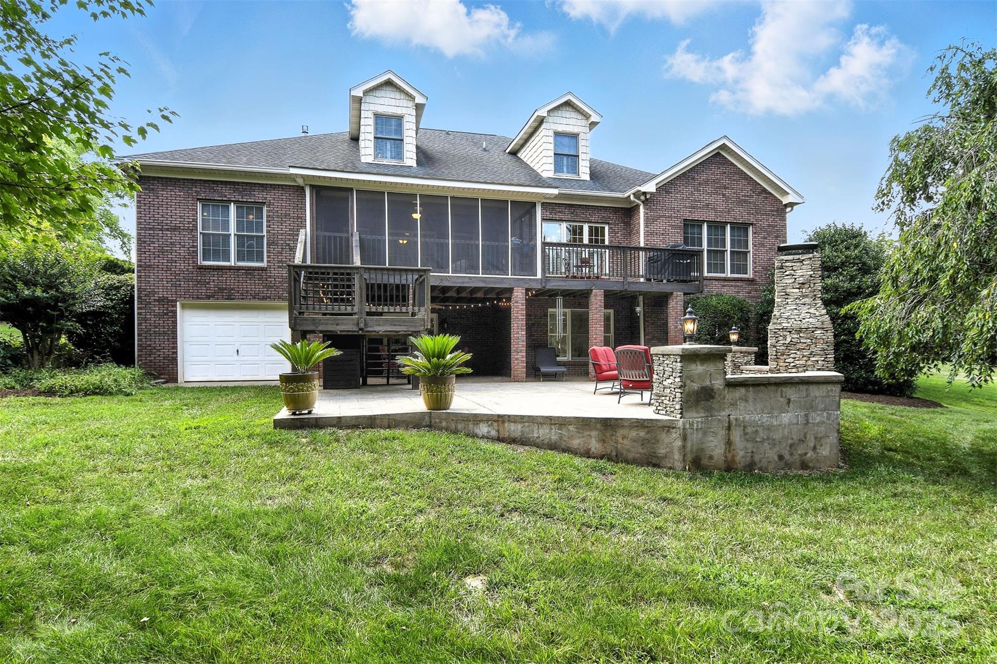 3646 Hogan Court NE