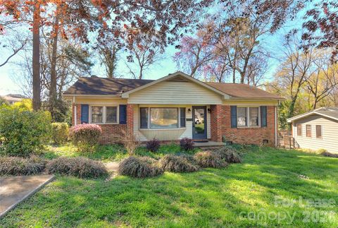 Photo of 1308 Mockingbird Lane, Charlotte, NC 28209 (MLS # 4374656)