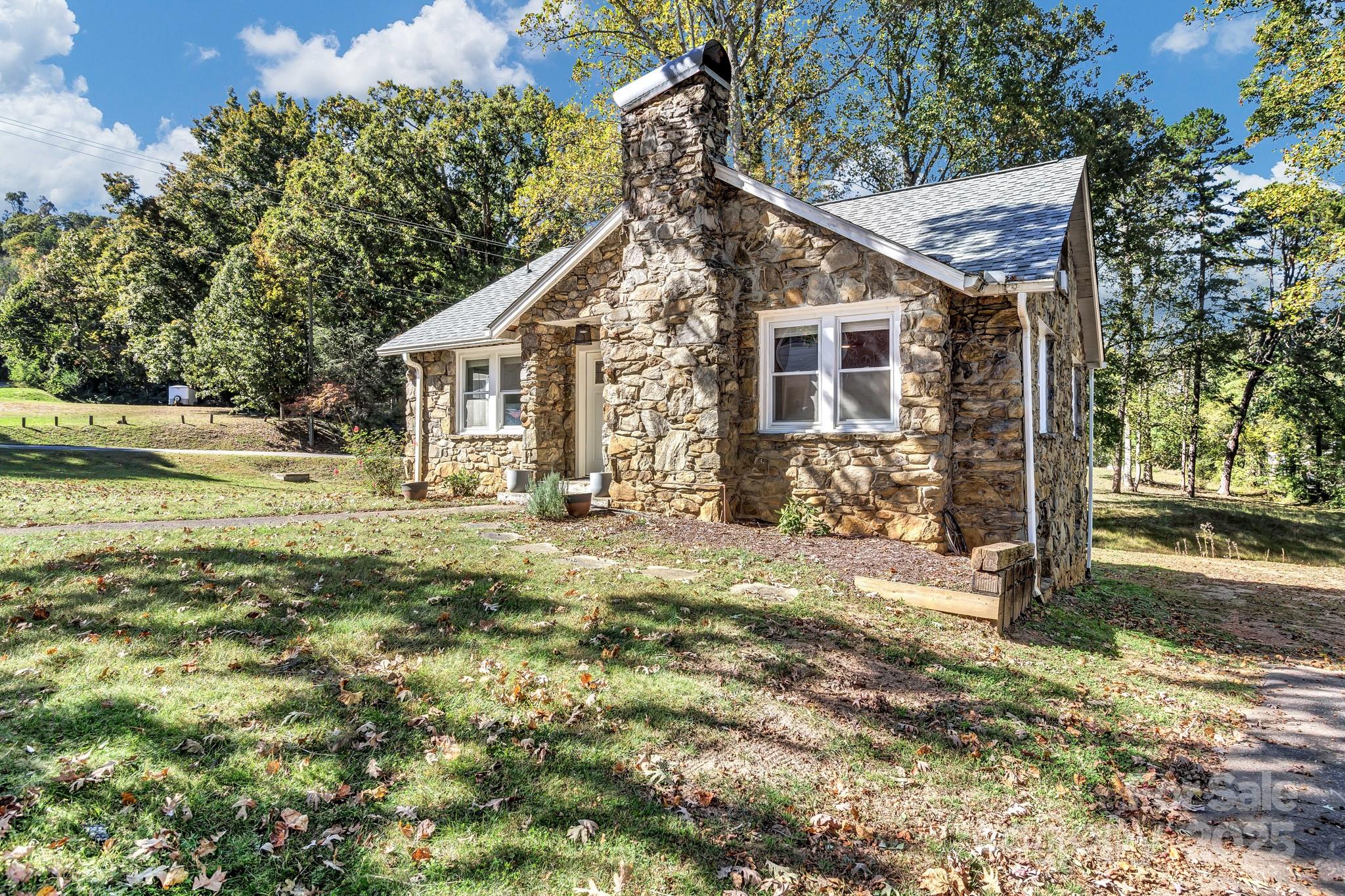 14 Mineral Springs Road