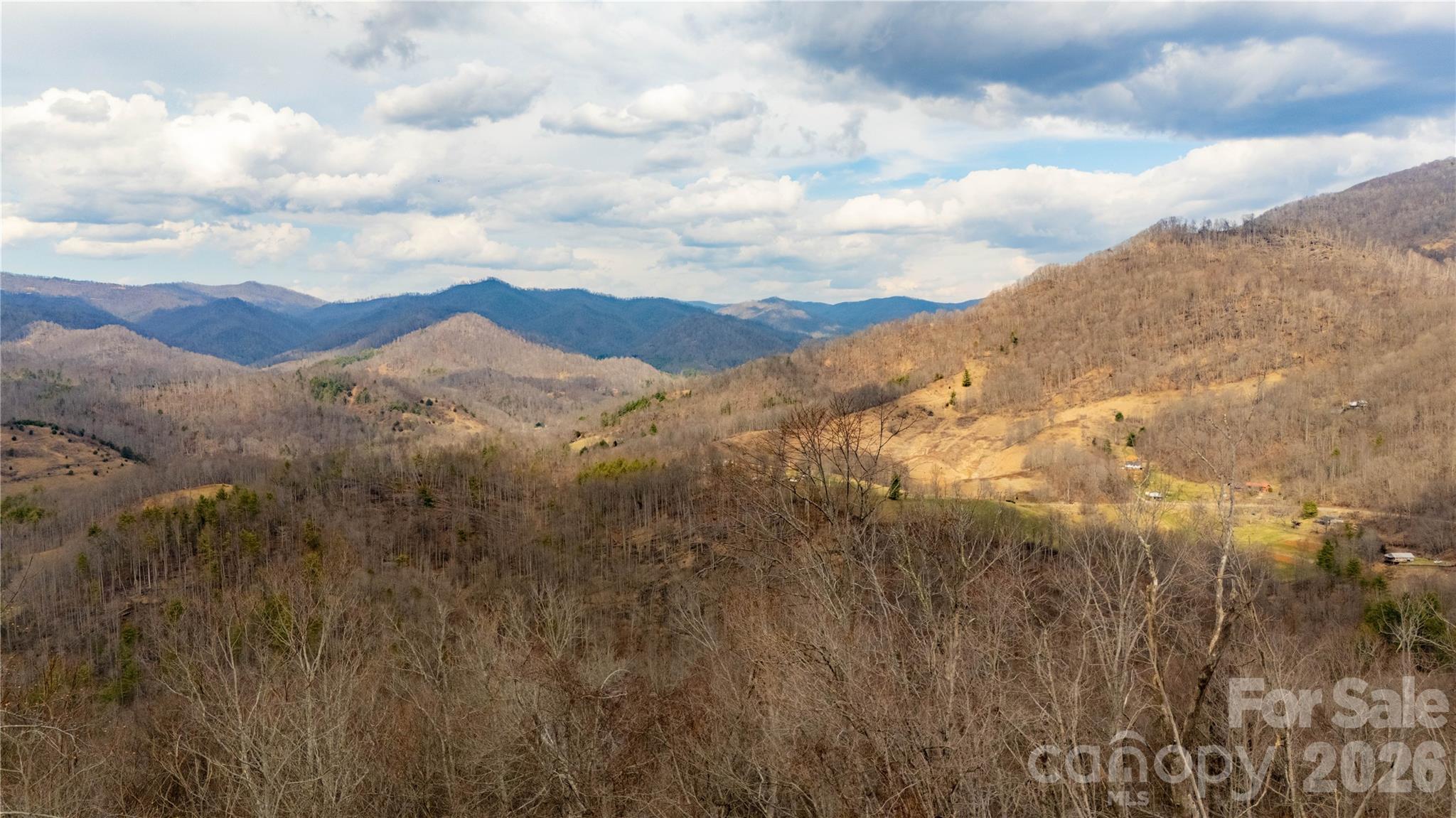 000 Elliotts Loop 123 & 124