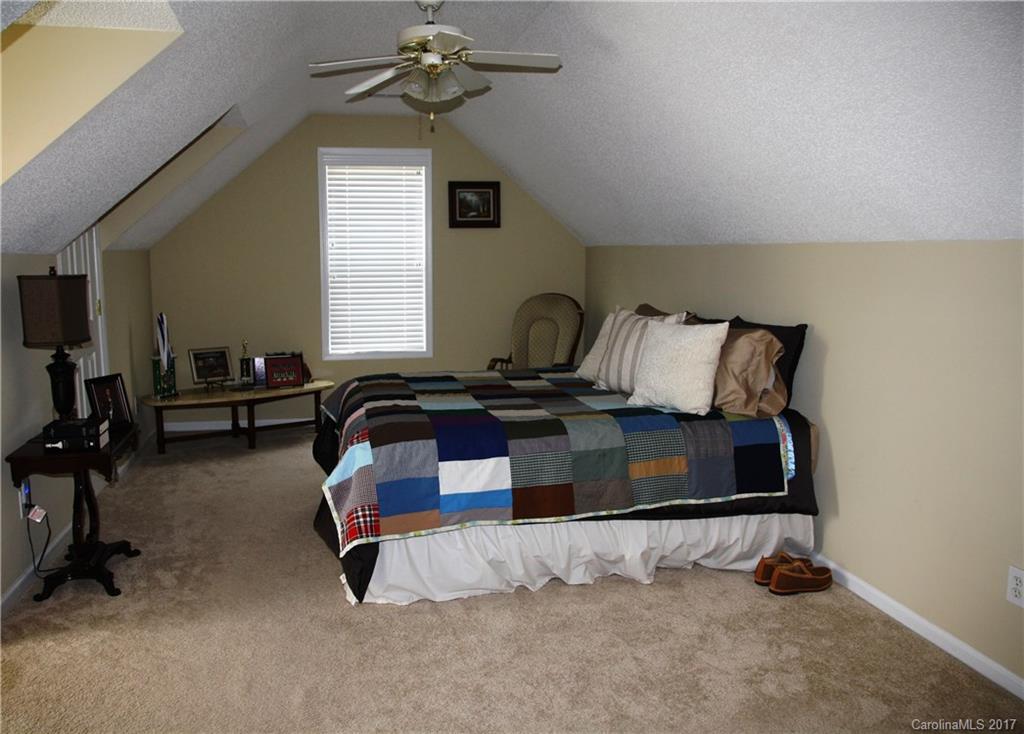 Mountain Manor - Residential