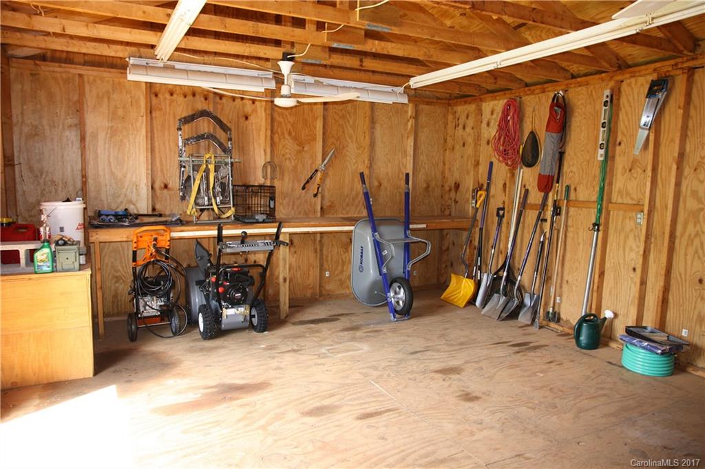 Mountain Manor - Residential