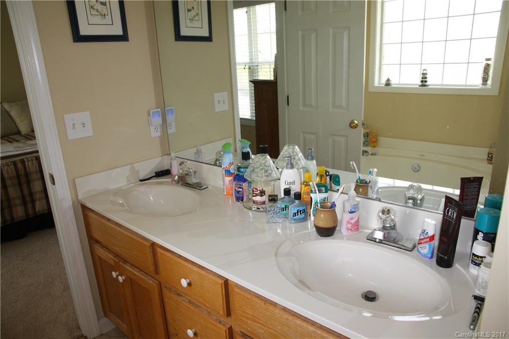 Mountain Manor - Residential