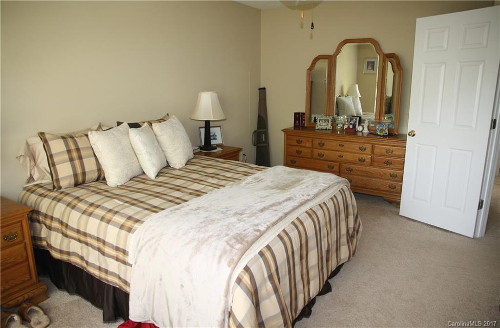 Mountain Manor - Residential