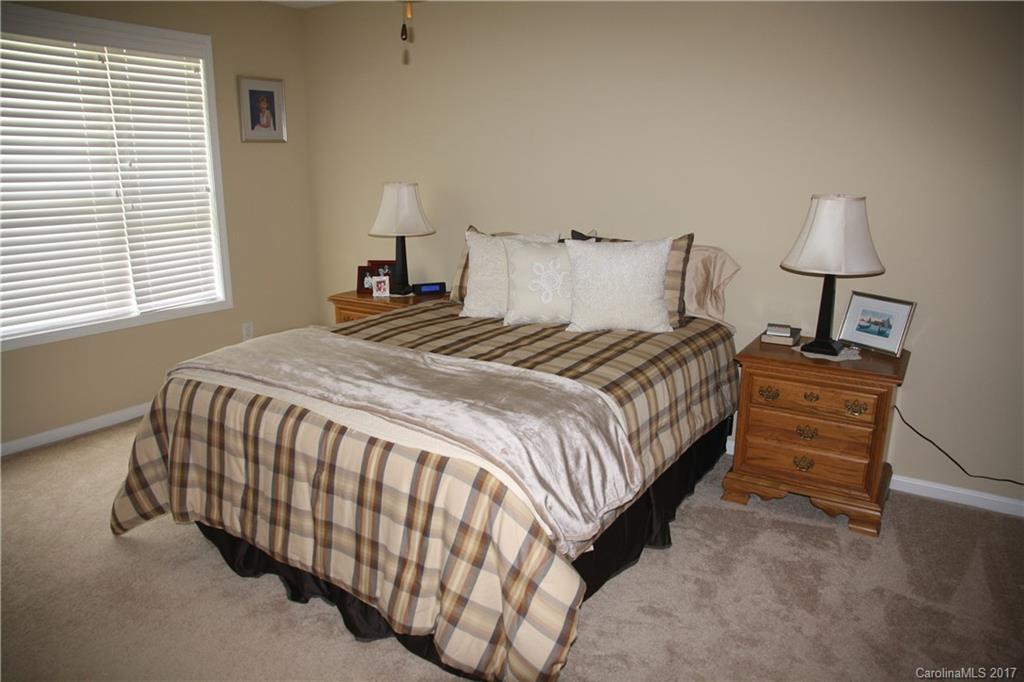 Mountain Manor - Residential