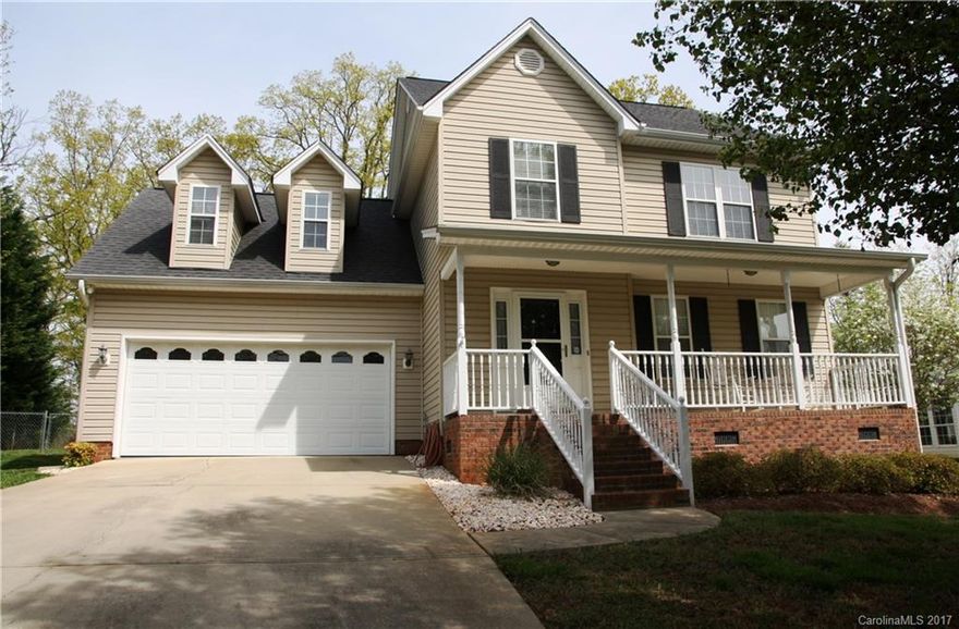 Wonderfully kept home in the Mountain Manor neighborhood! Floor plan downstairs is spacious with plenty of room to entertain guests. Sliding glass doors lead to a nice deck out back. Large and flat backyard has a wired outbuilding! Large master suite features dual sinks, walk in shower, and separate tub. No pesky HOA here! Home is very convenient to I-85. This is a must see! Bring your buyers fast, this one won't last long!