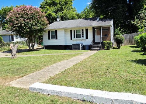 Photo of 1900 Double Oaks Road, Charlotte, NC 28206 (MLS # 4311480)