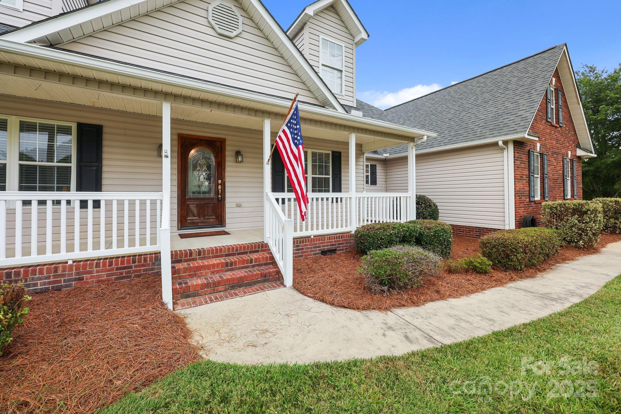 1025 Forest Oaks Drive