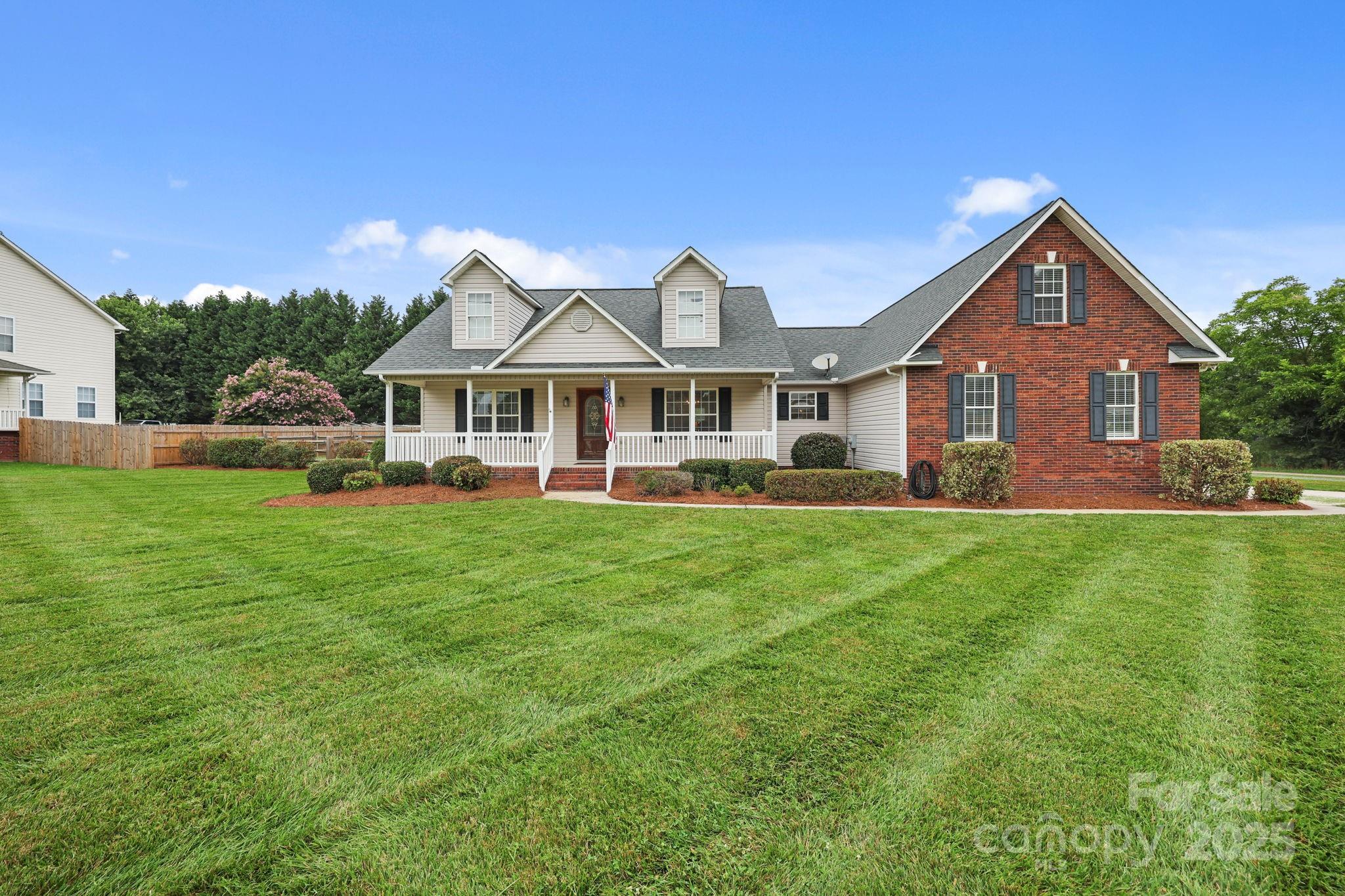 1025 Forest Oaks Drive