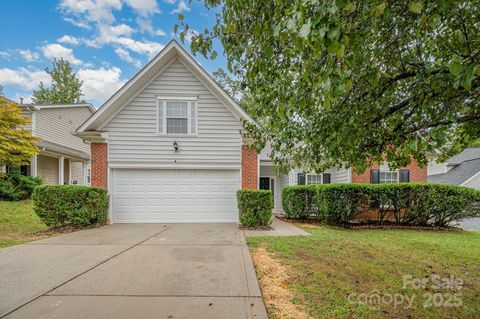 Photo of 6043 Shining Oak Lane, Charlotte, NC 28269 (MLS # 4307760)