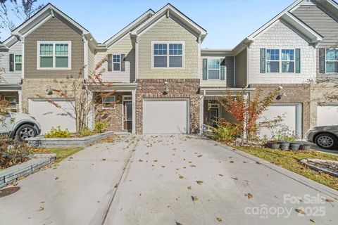 Photo of 808 Gable Oak Lane, Fort Mill, SC 29708 (MLS # 4327510)