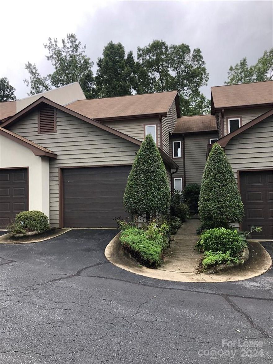 This Mallard Cove Condo is a perfect quiet place to call home in NW Hickory. It is located near Lake Hickory and is a short drive to downtown or easy access to shopping in Hickory's Viewmont section or Highway 321 North toward Blowing Rock or 321 South toward Charlotte. Split Bedroom plan with two bathrooms.  Living space is on the upper level. Kitchen is open to the Living Room.   Vaulted Living Room with fireplace and an enclosed patio off the Living room and Master bedroom. Large green space in front. There is plenty of parking plus an attached single garage. Available on 10/01. Please do not disturb tenants.
