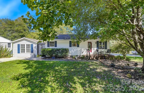 Photo of 312 Jack Street, Hendersonville, NC 28792 (MLS # 4424351)