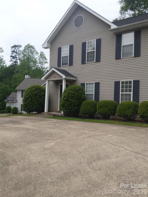 Photo of 802 Selwyn Oaks Court, Charlotte, NC 28209 (MLS # 4353680)