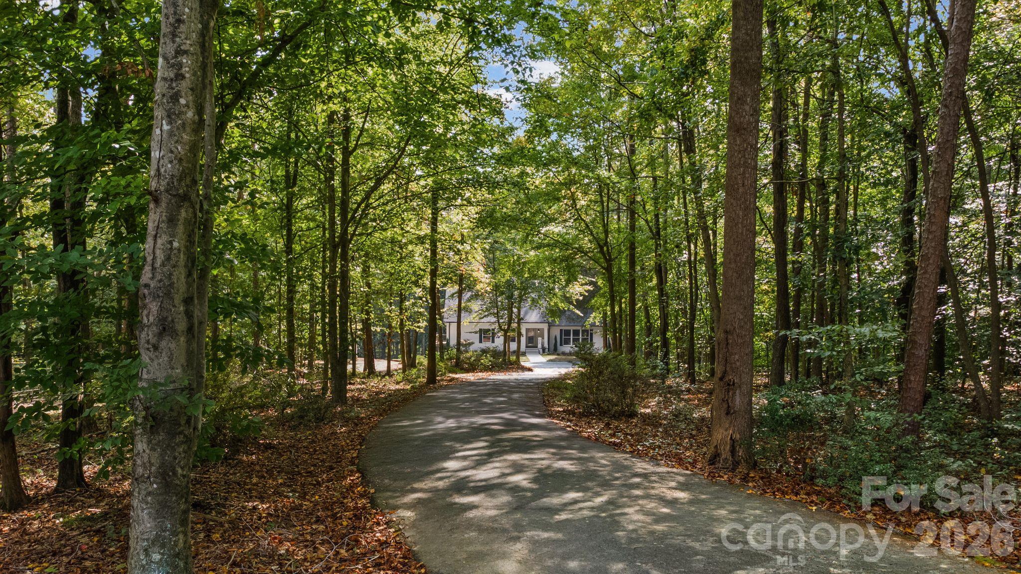 270 Sweet Autumn Lane