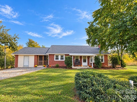 Photo of 683 McDaniel Road, Lake Lure, NC 28746 (MLS # 4435891)