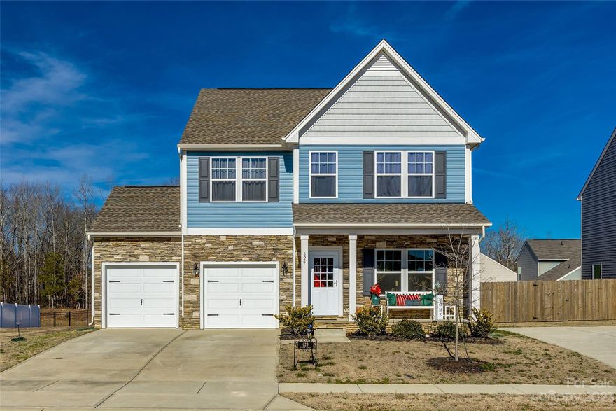 3-bed, 2.5-bath gem in Rock Hill, SC. The kitchen boasts granite countertops, stainless steel appliances, and tons of cabinet space. The open floor plan seamlessly connects living spaces, between the cozy fireplace in the living room to the generously sized island in the kitchen. Step into the peaceful backyard with a covered deck, perfect for relaxation. Enjoy community perks like a dog park and recreation areas. With a thoughtful design, this home offers both style and functionality. Easy highway access and a lot of great Rock Hill amenities nearby, make for convenient and comfortable living. Schedule a showing today!