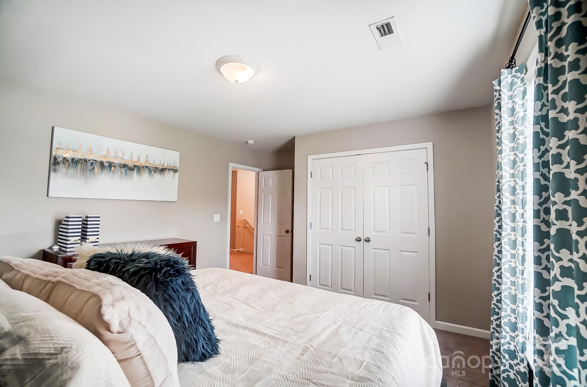 Stratford Pond - Residential