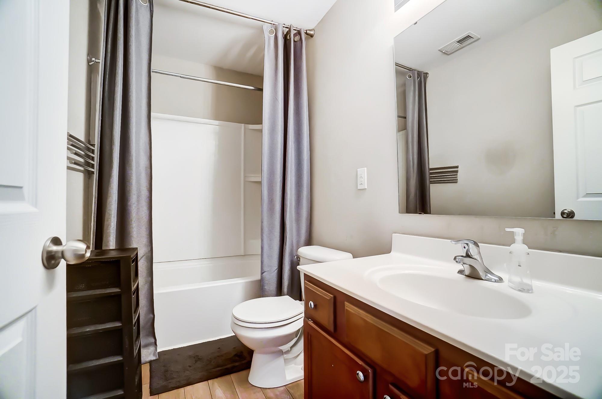 Stratford Pond - Residential