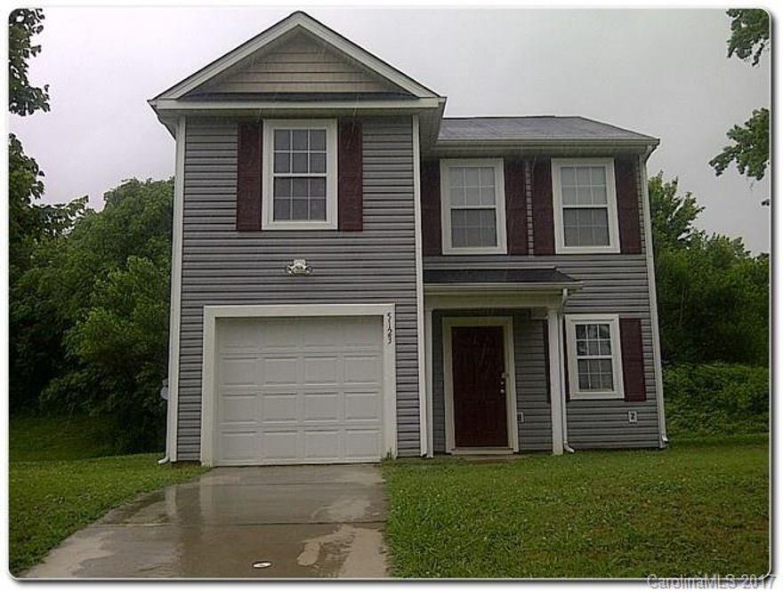 Freshly remodeled 3 bed 2 1/2 bath home, close to Briarwood Elementary in Charlotte. Over 1400 sq. ft. of open, airy living space, including a cozy kitchen filled with modern appliances, large living room and 3 spacious bedrooms. Backyard is open and perfect for enjoying the weather. Apply today, this will not last long!