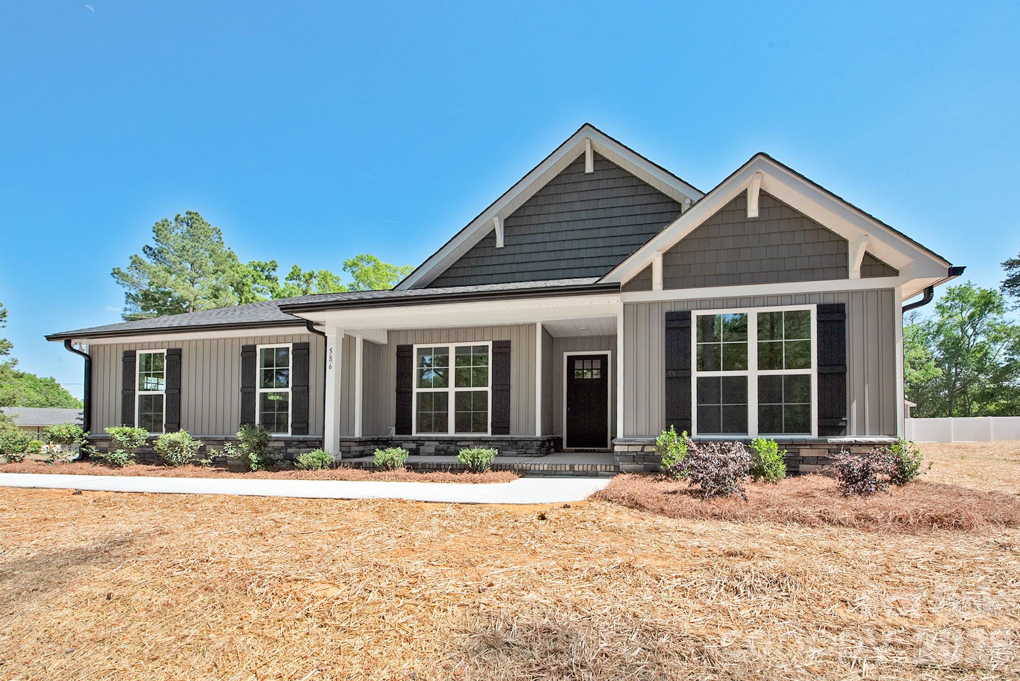 586 Wilhelm Place NE