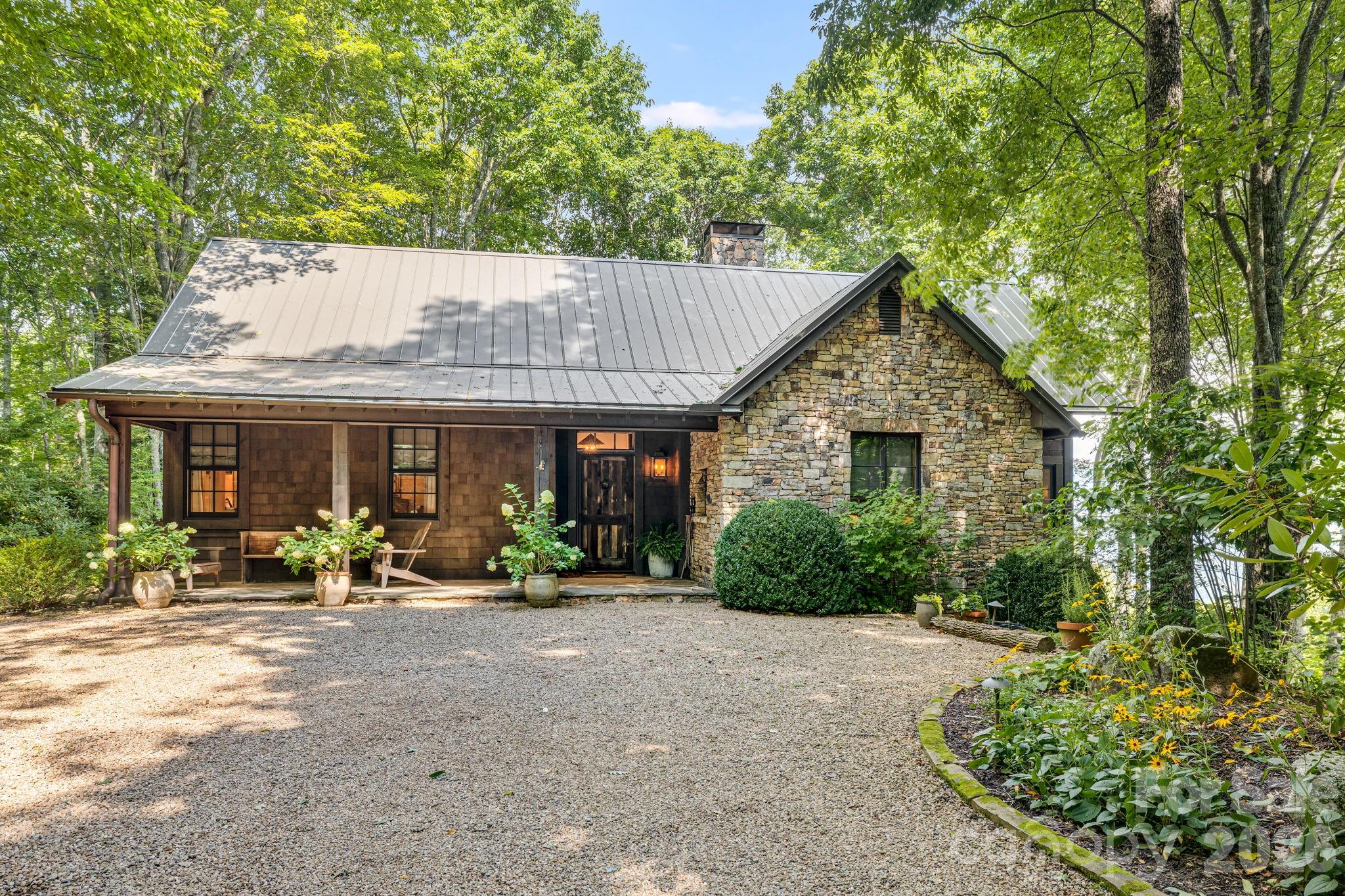 21 Corkscrew Way 191