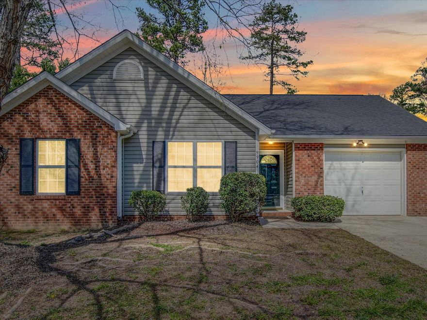 Perfect 3 bed 2 bath charmer! Fresh flooring updates, Fresh paint throughout , and this home is ready to move in today! Begin relaxing in your spacious great room, and enjoy the split bedroom floorplan. Corner lot provides Spacious rear yard for summertime cookouts and gatherings! Location super convenient to 485, shopping, and restaurants!