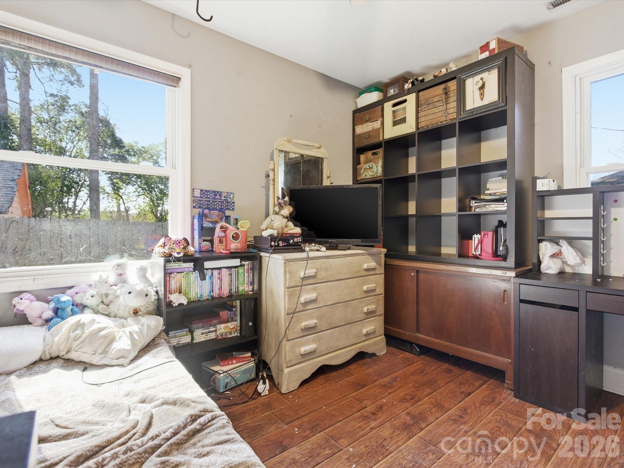 Plaza Hills - Residential